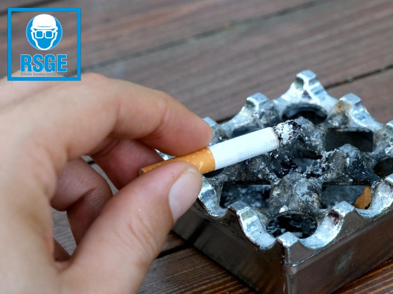 Fumat, unul dintre riscurile suplimentare de deces, pericole pentru copii și familiile lor