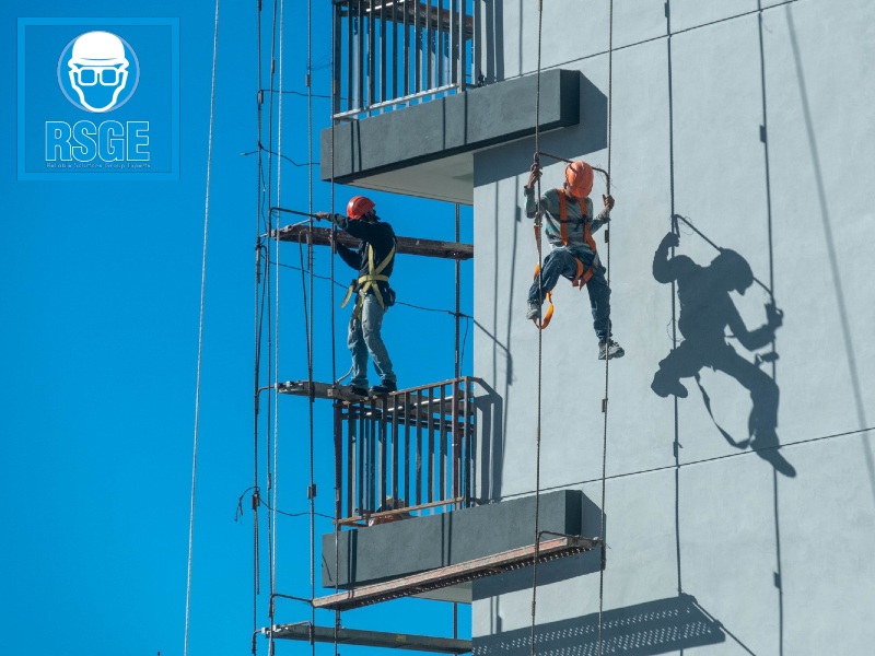Cele mai frecvente riscuri de accidente din sectorul construcțiilor pot fi evitate