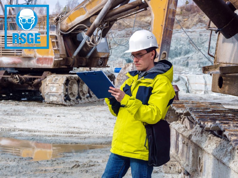 Cerințele legale esențiale în evaluările de risc pentru gestionarea siguranței pe șantierele de construcții